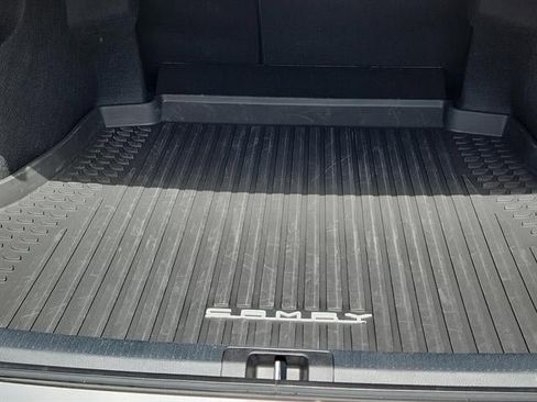 Used 2025 Toyota Camry SE w/ Convenience Package image 25