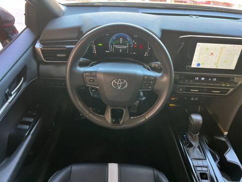 Used 2025 Toyota Camry SE FWD image 14