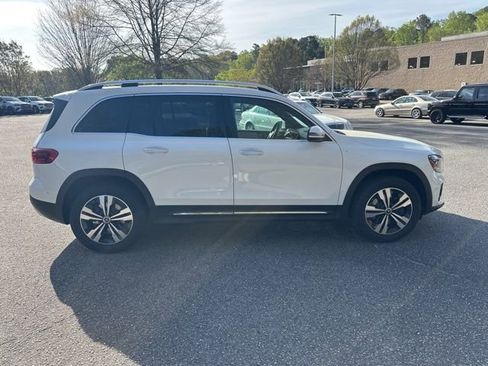 Used 2025 Mercedes-Benz GLB 250 image 4