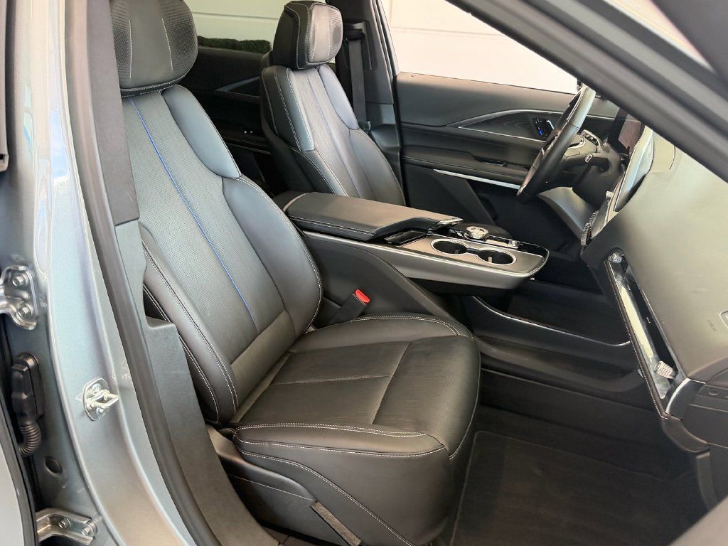Used 2025 Cadillac Lyriq Sport w/ LPO, Floor Liner Package AWD/4WD image 19