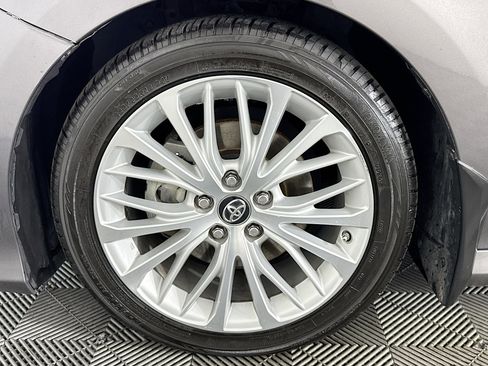 Used 2019 Toyota Camry XLE image 37