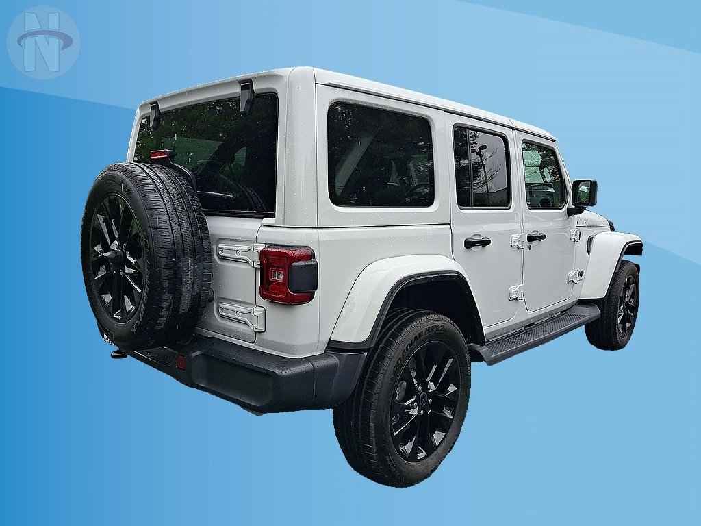Used 2025 Jeep Wrangler Unlimited Sahara AWD/4WD image 12