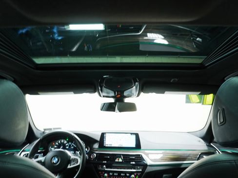 Used 2017 BMW 530i xDrive image 20