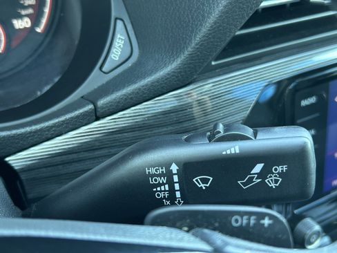 Used 2020 Volkswagen Passat 2.0T R-Line image 25