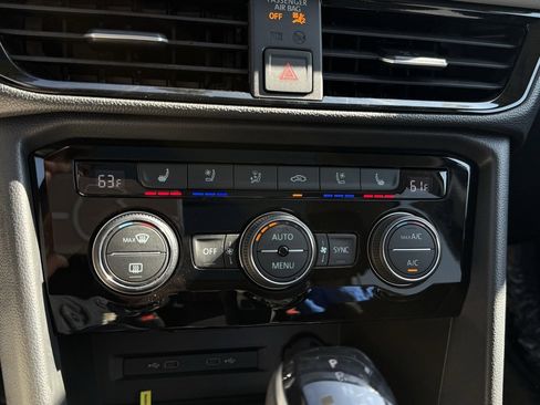 Certified 2024 Volkswagen Taos SEL image 14