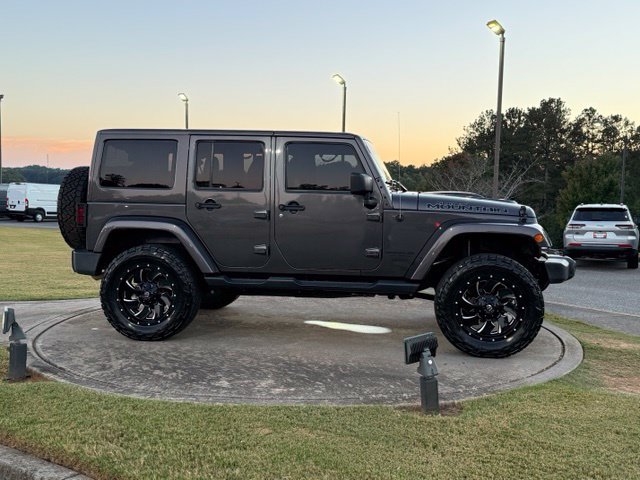Used 2017 Jeep Wrangler Unlimited Sahara AWD/4WD image 9