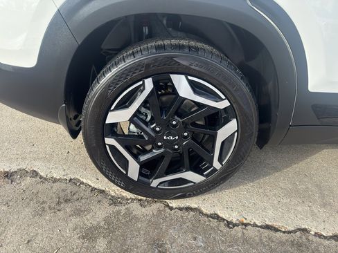 Used 2024 Kia Seltos SX image 9