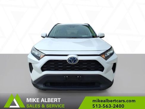 Used 2022 Toyota RAV4 LE image 2