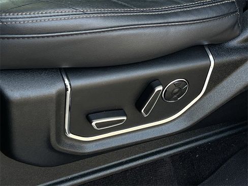 Used 2019 Ford Expedition Platinum image 30