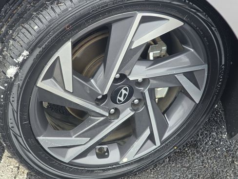 Used 2025 Hyundai Elantra SEL image 9