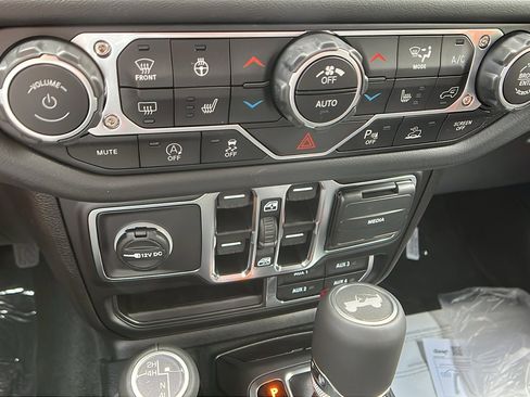 New 2025 Jeep Wrangler Sahara w/ Safety Group image 29