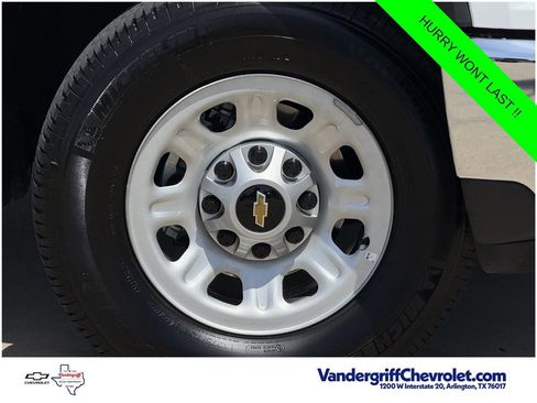 Used 2025 Chevrolet Silverado 2500 W/T w/ WT/CX Safety Package AWD/4WD image 9