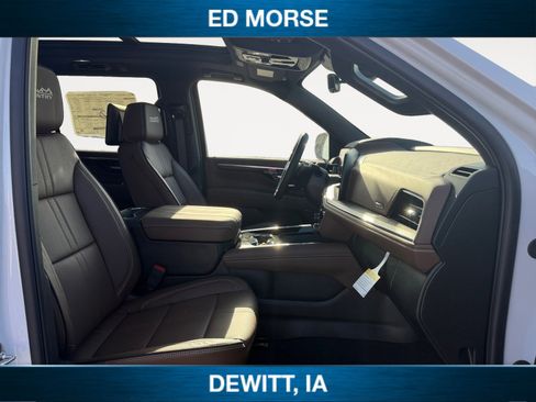 New 2026 Chevrolet Suburban High Country AWD/4WD image 15