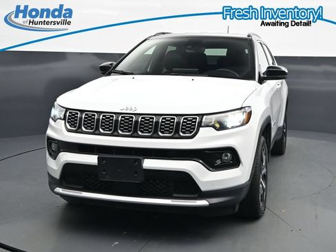 Used 2025 Jeep Compass Limited AWD/4WD image 3