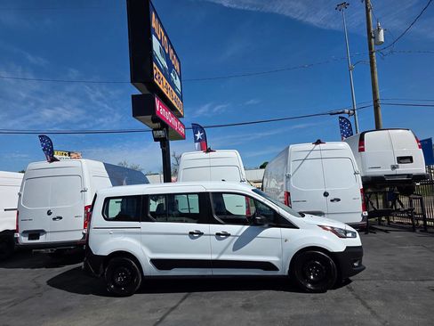 Used 2020 Ford Transit Connect XL image 3
