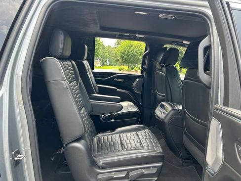 Used 2023 Cadillac Escalade ESV Sport Platinum w/ LPO, ONYX Package AWD/4WD image 47