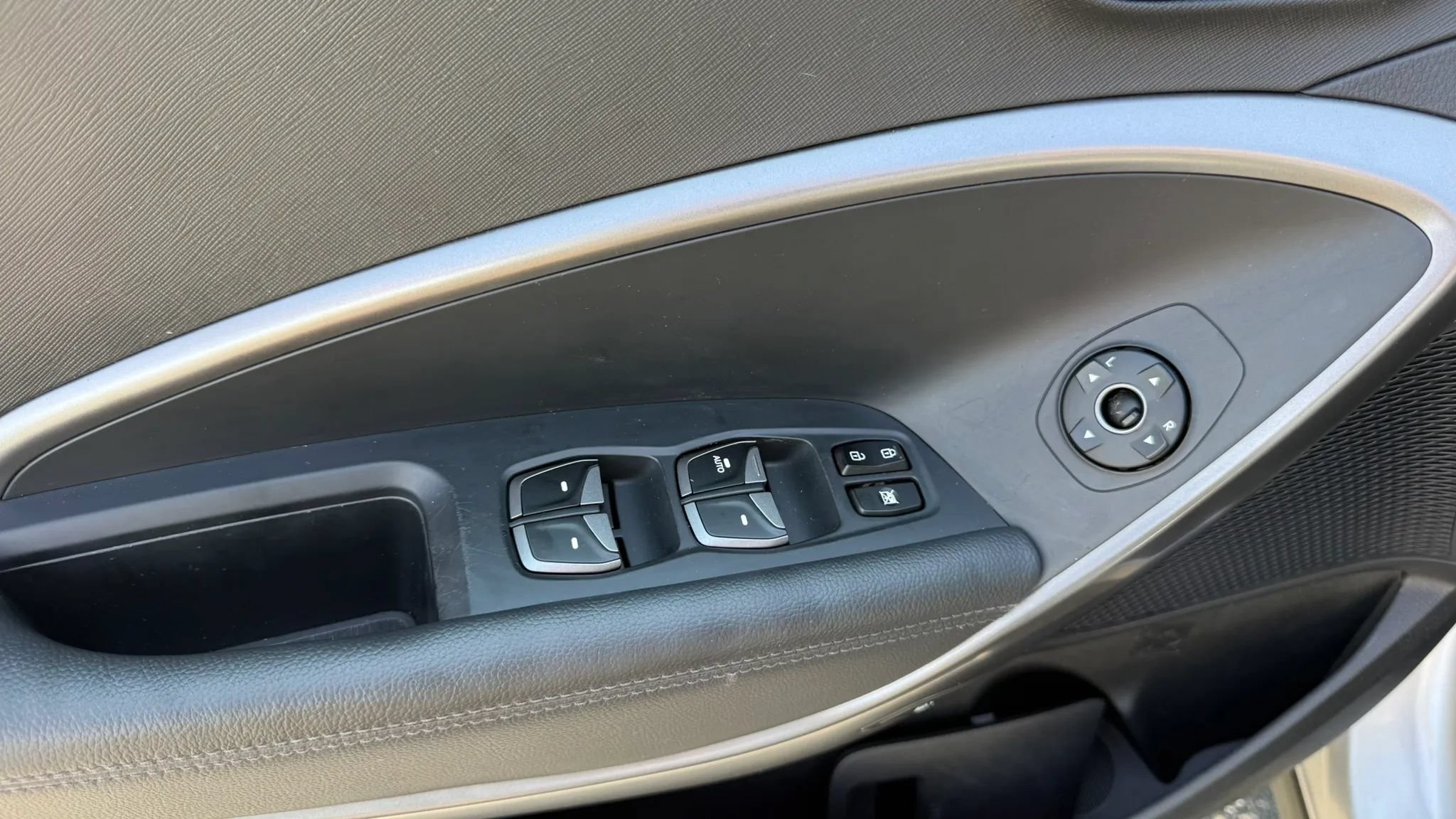 Used 2013 Hyundai Santa Fe GLS w/ Popular Equipment Pkg AWD/4WD image 17
