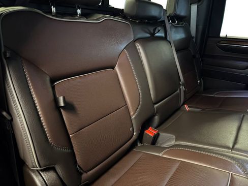 Used 2024 GMC Sierra 3500 Denali image 18