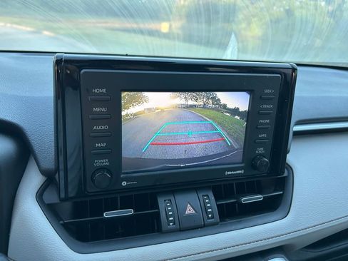 Used 2022 Toyota RAV4 XLE Premium image 25