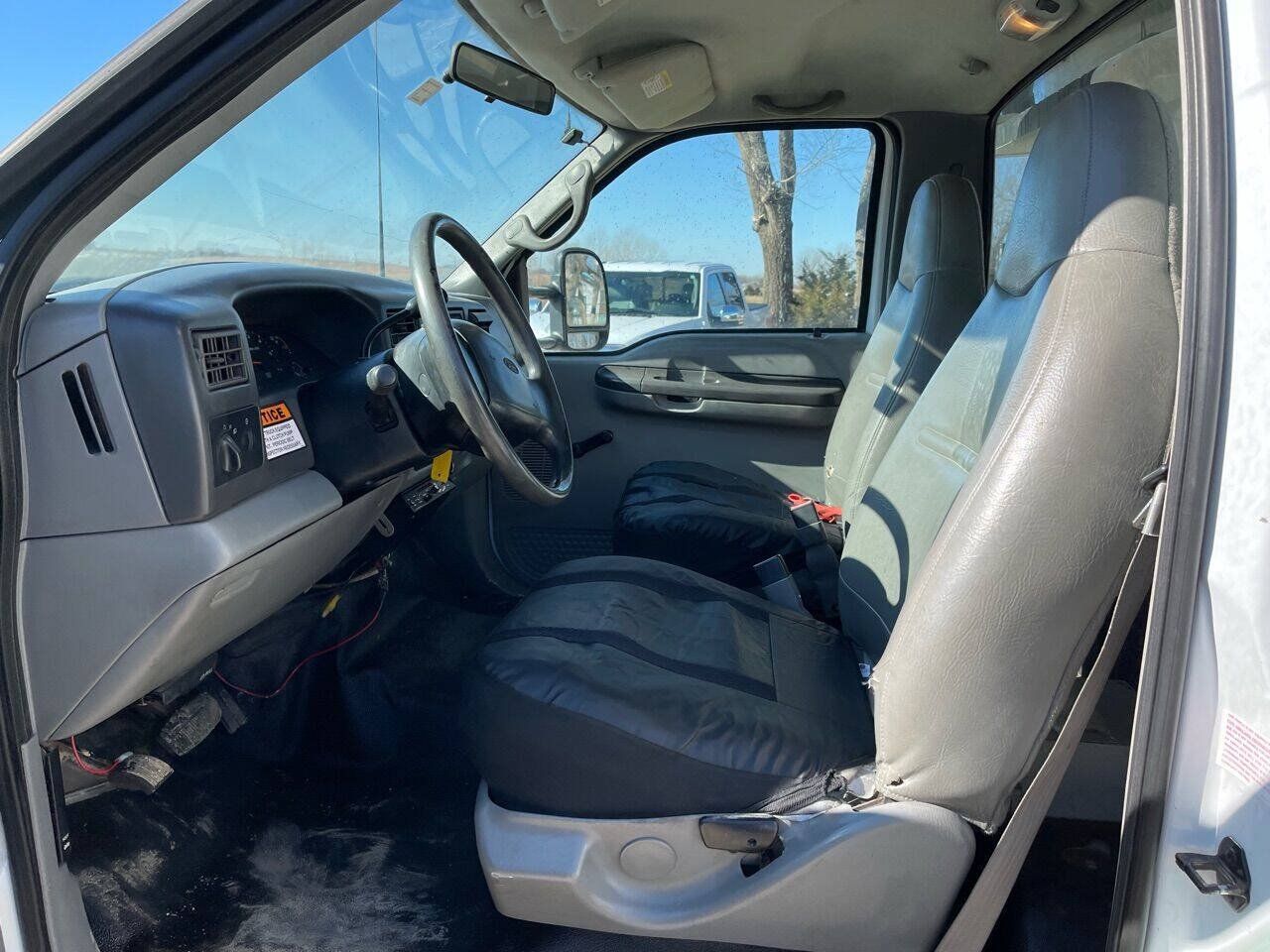 Used 2002 Ford F450 2WD Regular Cab Super Duty image 17