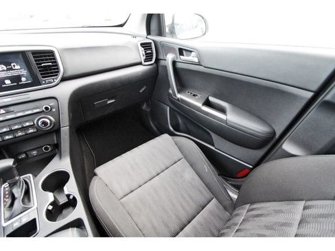 Used 2020 Kia Sportage LX FWD image 11