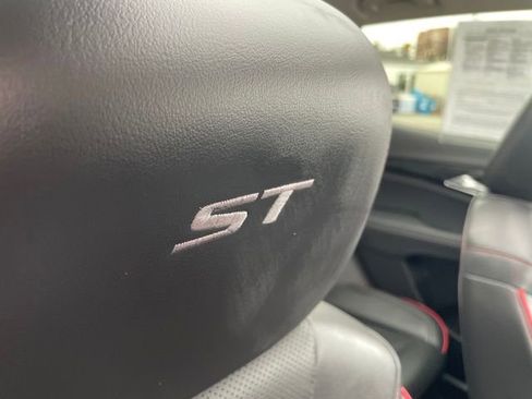 Used 2023 Buick Envision Essence w/ Sport Touring Package image 38