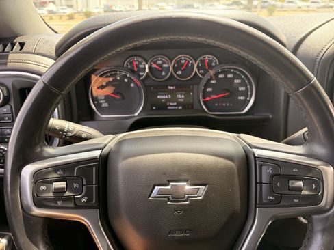 Used 2020 Chevrolet Silverado 1500 LT Trail Boss AWD/4WD image 28