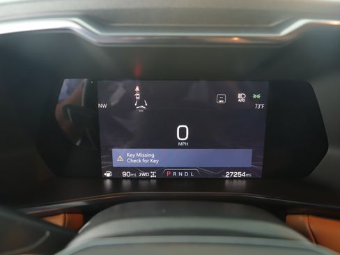 Used 2023 GMC Canyon AT4 w/ Technology Package image 17