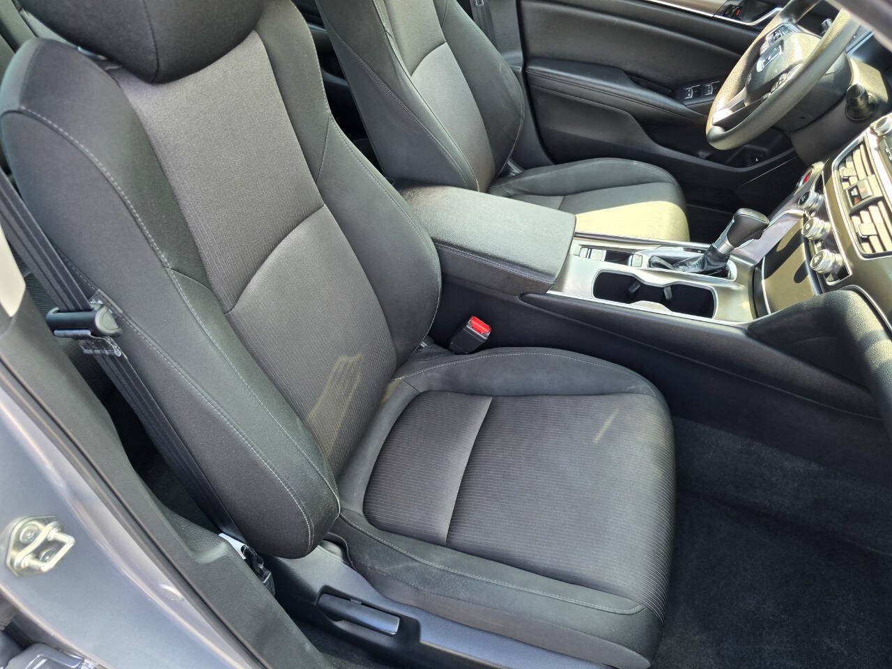 Used 2019 Honda Accord LX image 29