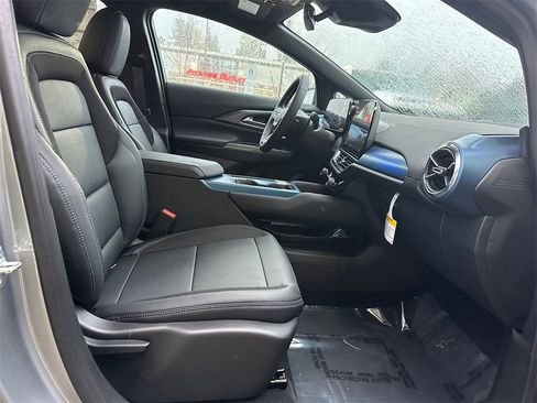 New 2026 Chevrolet Equinox EV LT image 10