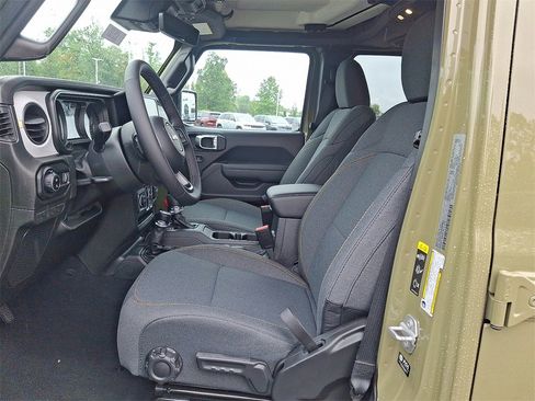 New 2025 Jeep Gladiator Sport image 8