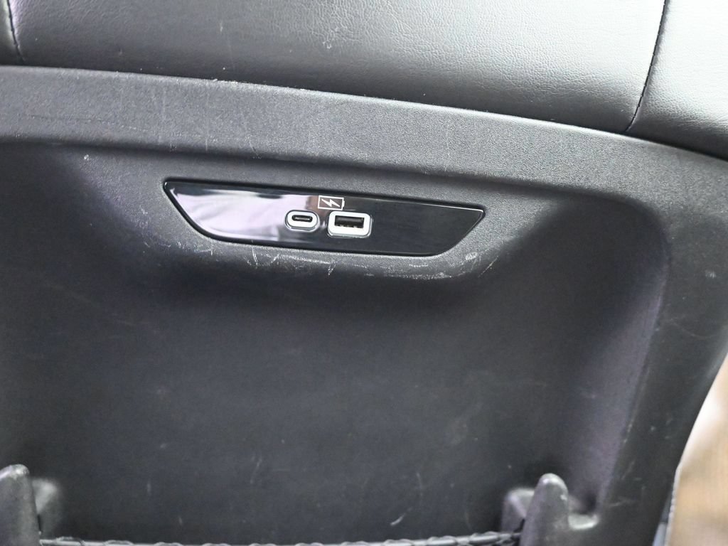 Used 2023 Chrysler Pacifica Touring-L FWD image 23