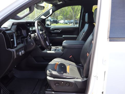 Used 2023 GMC Sierra 1500 AT4 w/ AT4 Premium Package AWD/4WD image 22