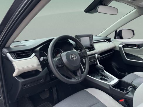 Used 2022 Toyota RAV4 XLE w/ Convenience Package image 22