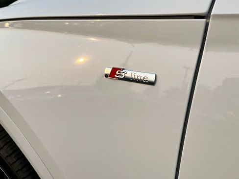 Used 2024 Audi Q5 e Prestige w/ Prestige Package image 10