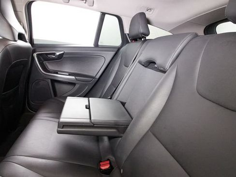 Used 2017 Volvo V60 T5 Cross Country w/ Convenience Package AWD/4WD image 24