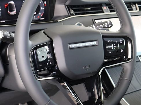 Used 2026 Land Rover Range Rover Evoque Dynamic SE AWD/4WD image 37