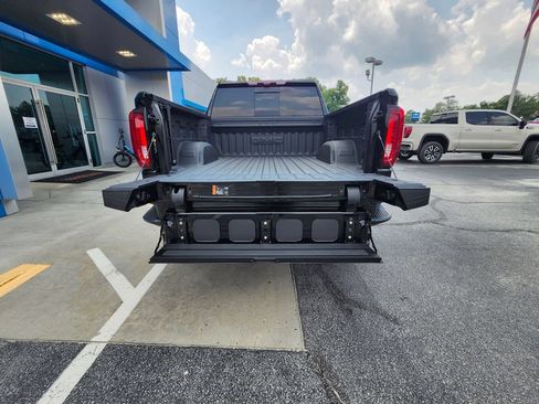 Used 2025 GMC Sierra 1500 Denali w/ Denali Reserve Package AWD/4WD image 9
