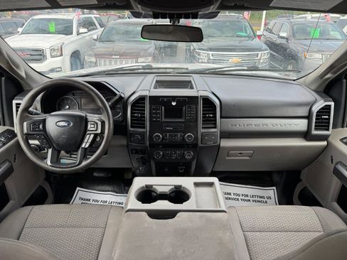 Used 2019 Ford F250 XLT w/ Camper Package AWD/4WD image 20