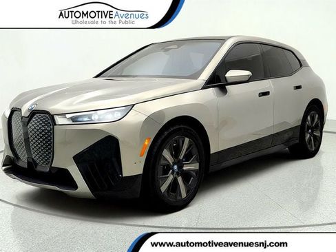 Used 2025 BMW iX xDrive50 w/ Premium Package AWD/4WD image 1