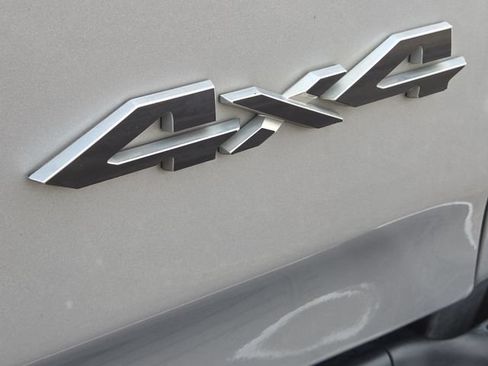 Used 2021 RAM 1500 Big Horn AWD/4WD image 3