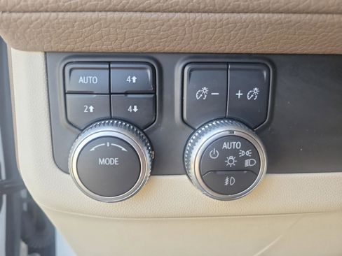 Used 2023 GMC Yukon XL Denali image 31