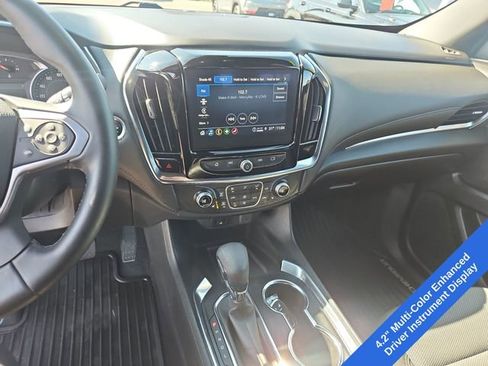 Used 2023 Chevrolet Traverse LT image 18