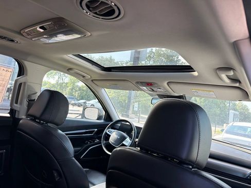 Used 2025 Kia Telluride S FWD image 8