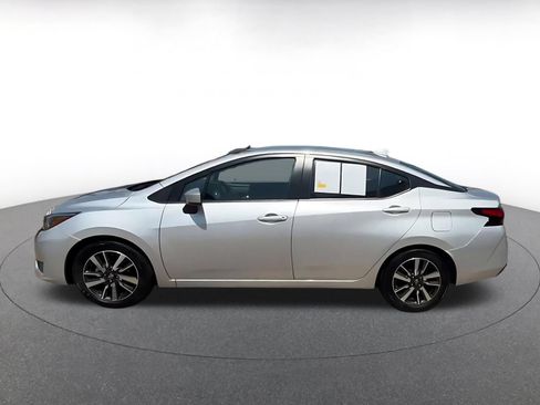 Used 2025 Nissan Versa SV FWD image 7