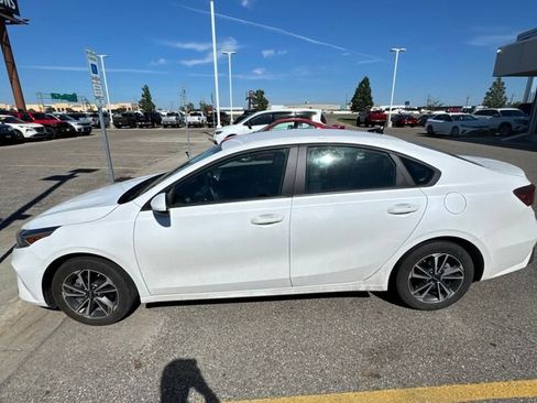 Used 2024 Kia Forte LXS FWD image 3