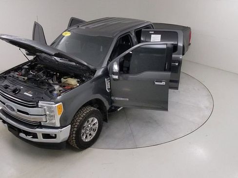 Used 2017 Ford F350 Lariat w/ Chrome Package image 46