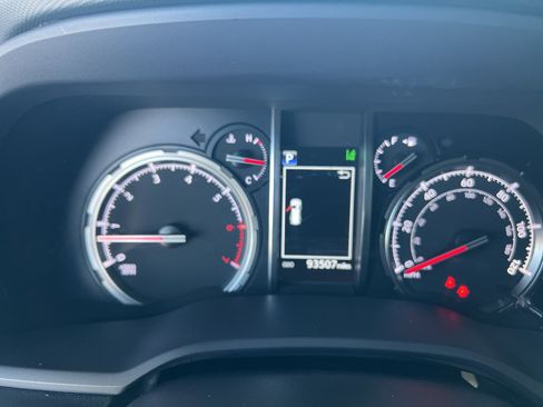 Used 2020 Toyota 4Runner Limited image 15