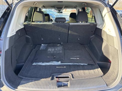 Used 2023 Nissan Rogue SV image 27