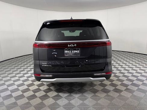 Used 2024 Kia Carnival EX FWD image 9